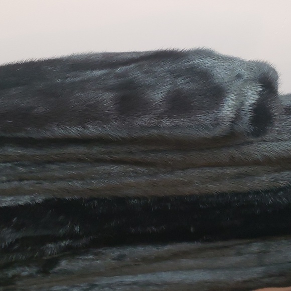 Embry's small long black mink coat - Picture 4 of 15